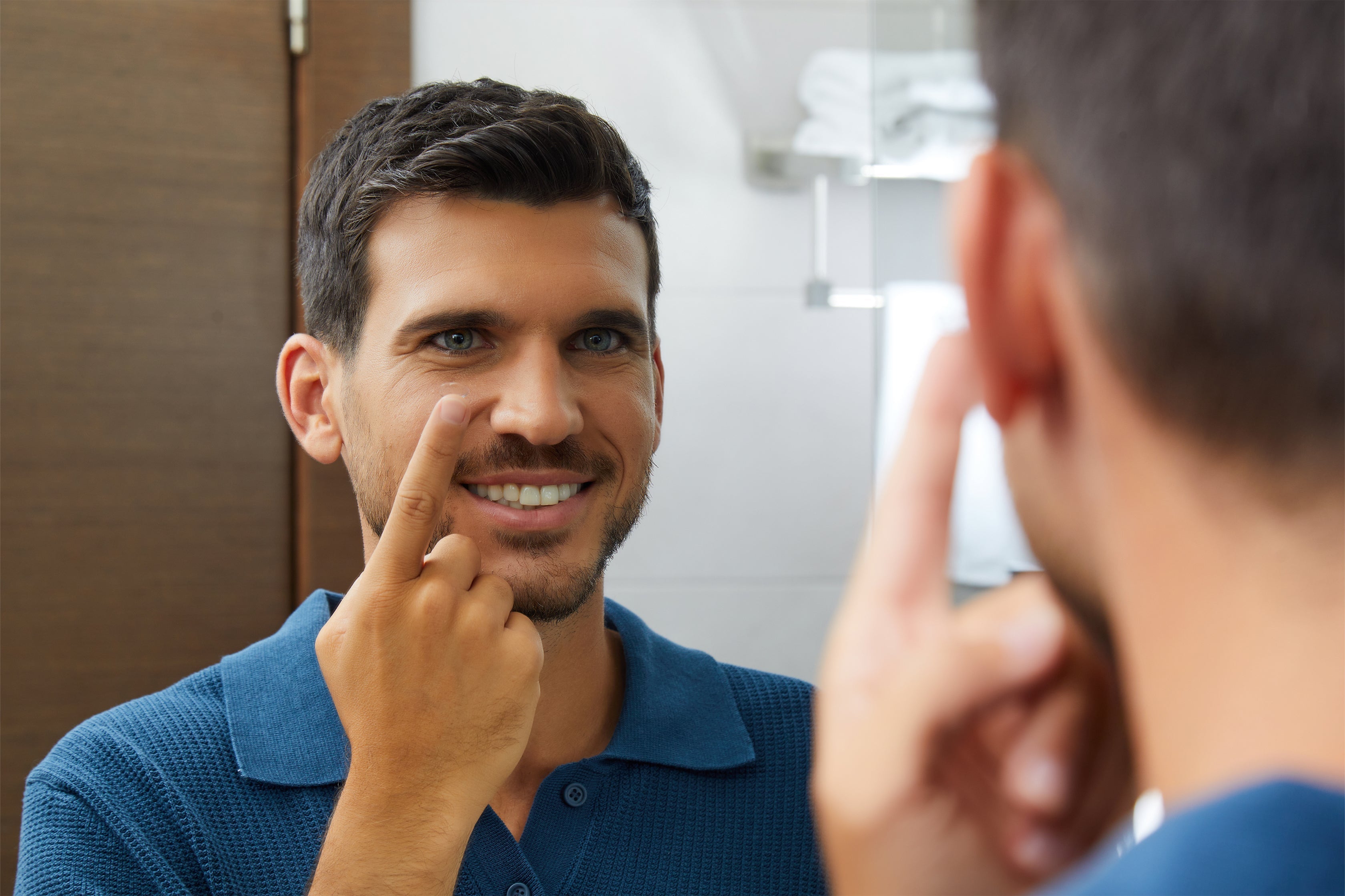 Dormir con lentillas: riesgos y consecuencias